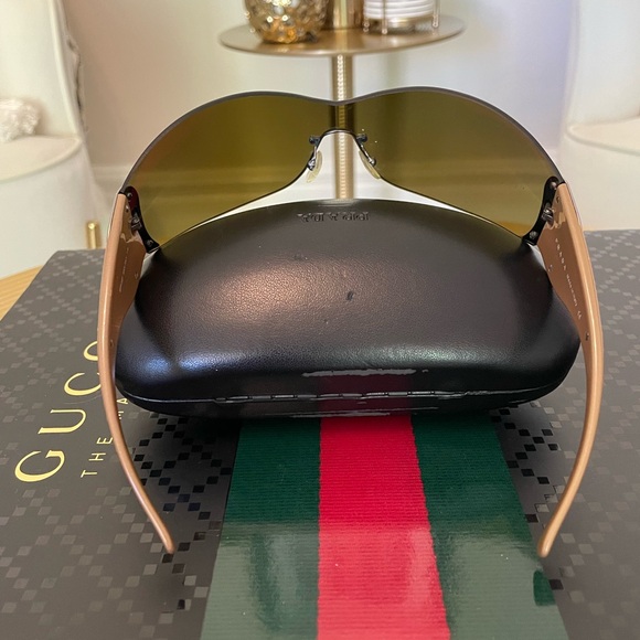 Prada Sunglasses - Picture 6 of 9